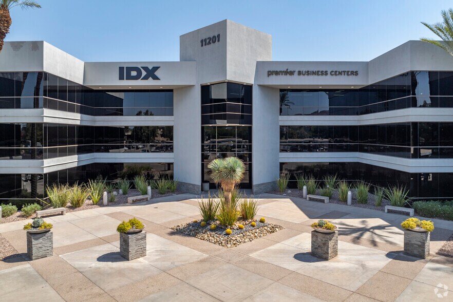 11201 N Tatum Blvd, Phoenix, AZ à louer - Photo du bâtiment - Image 2 de 5