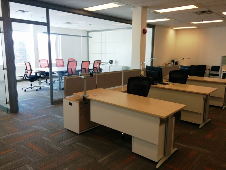 2260-2300 Walkley Rd, Ottawa, ON à louer - Photo intérieure - Image 2 de 10