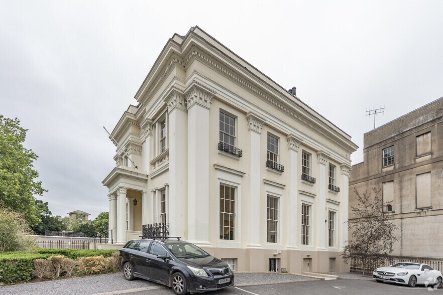 Montpellier St, Cheltenham à louer - Photo du bâtiment - Image 2 de 3