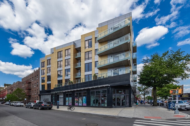 More details for 9501 37th Ave, Flushing, NY - Retail for Lease