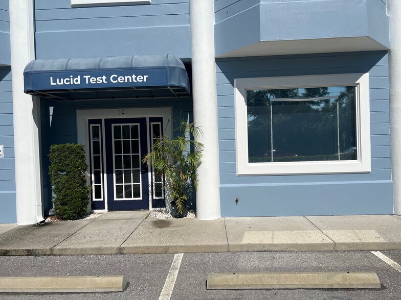 1465 S Fort Harrison Ave, Clearwater, FL à louer - Photo du bâtiment - Image 3 de 28