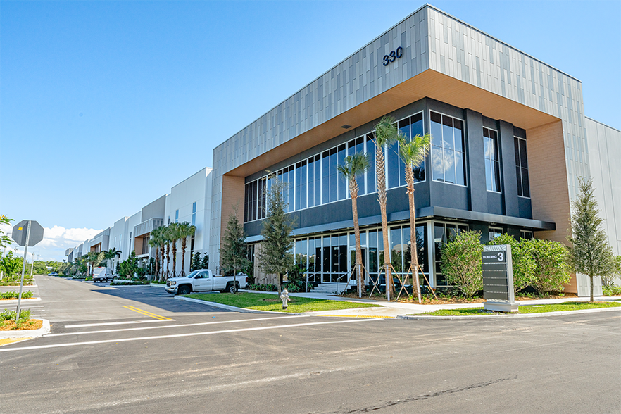 311 Racetrack Loop, Pompano Beach, FL for lease - Building Photo - Image 3 of 68