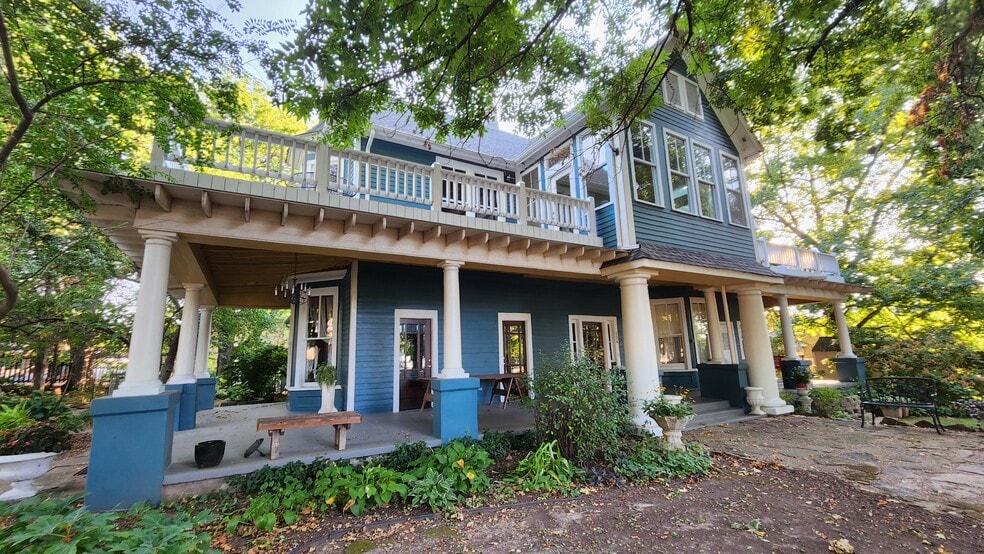 224 W Chickasaw St, Tahlequah, OK à vendre - Photo du bâtiment - Image 2 de 150