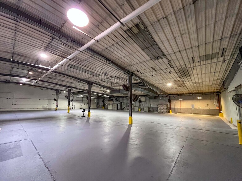 5635 Powell St, Harahan, LA for lease - Building Photo - Image 2 of 6