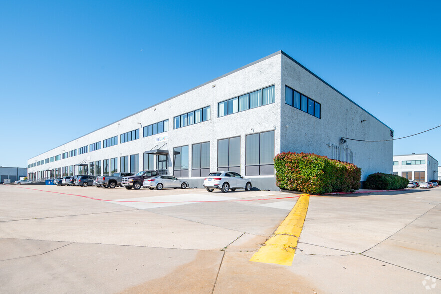 753 Port America Pl, Grapevine, TX for lease - Building Photo - Image 1 of 19