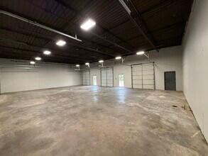 2402-2404 Blue Smoke Ct, Fort Worth, TX for lease Interior Photo- Image 2 of 3