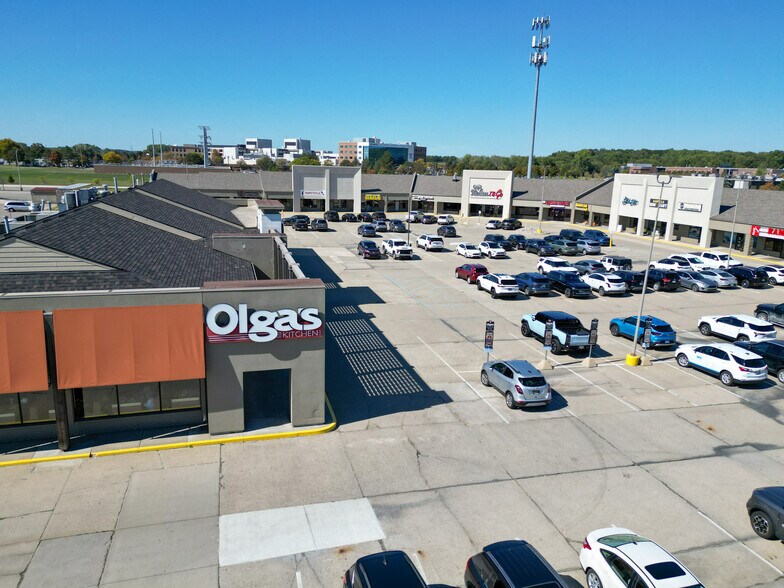 43201-43301 Garfield Rd, Clinton Township, MI for lease - Building Photo - Image 1 of 14