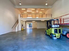 1000 Cannons Ct, Woodbridge, VA for lease Interior Photo- Image 1 of 5
