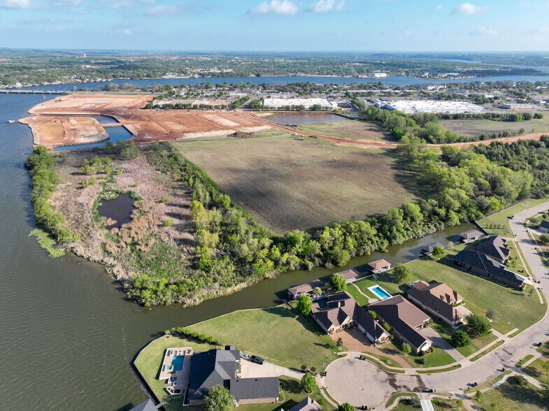 E Hwy 377 & Waters Edge Dr, Granbury, TX à vendre - Photo du bâtiment - Image 2 de 4