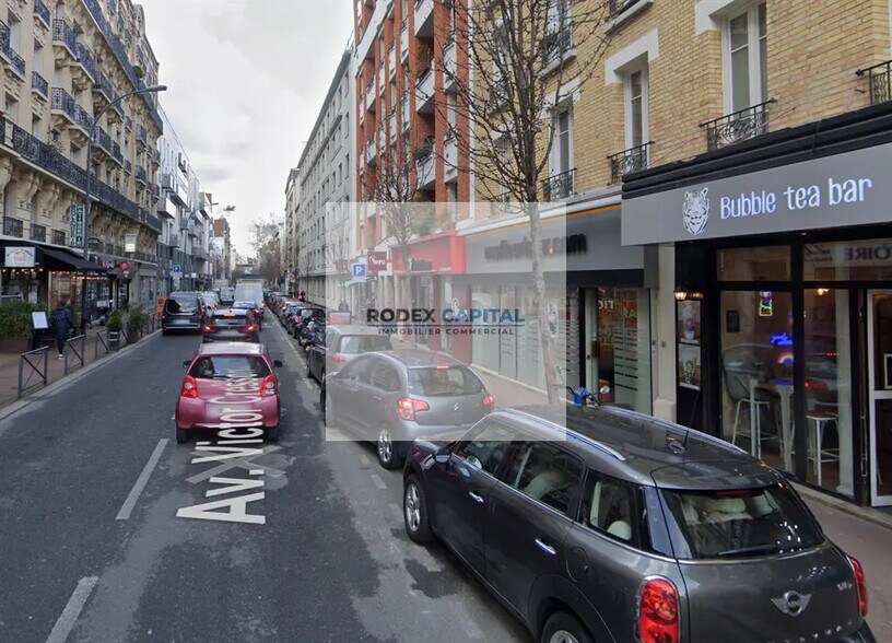 Retail in Issy-les-Moulineaux for lease - Building Photo - Image 2 of 2