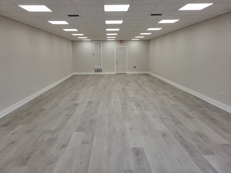 284 Eglin Pky NE, Fort Walton Beach, FL for lease - Building Photo - Image 2 of 5