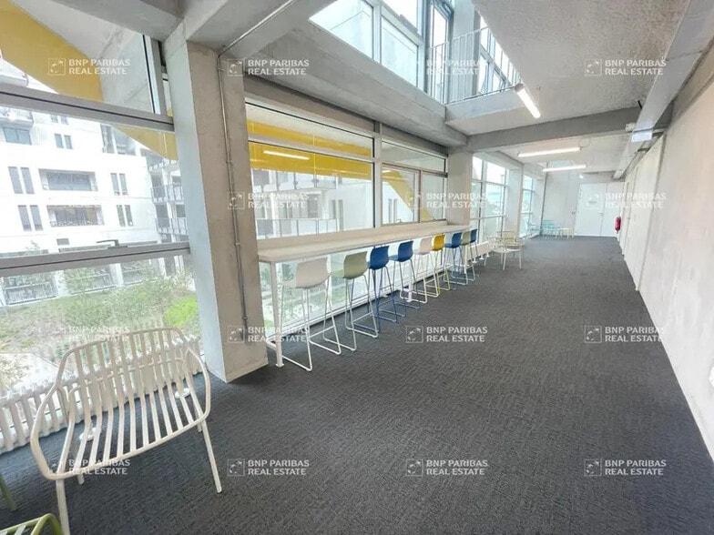 Office in Nantes for lease - Interior Photo - Image 2 of 15