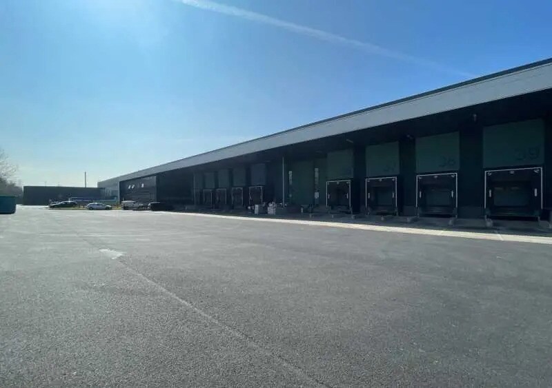 Industriel dans Marly-la-Ville à louer Photo du bâtiment- Image 1 de 8
