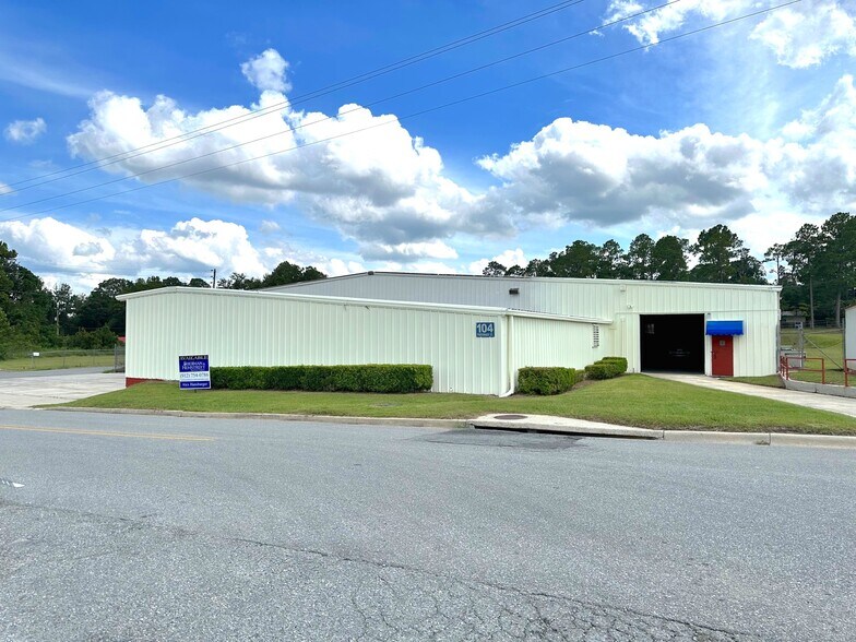 104 Parsonage St, Mc Rae, GA à vendre - Photo du bâtiment - Image 2 de 15