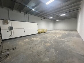 10302 NW South River Dr, Medley, FL for lease Interior Photo- Image 2 of 7