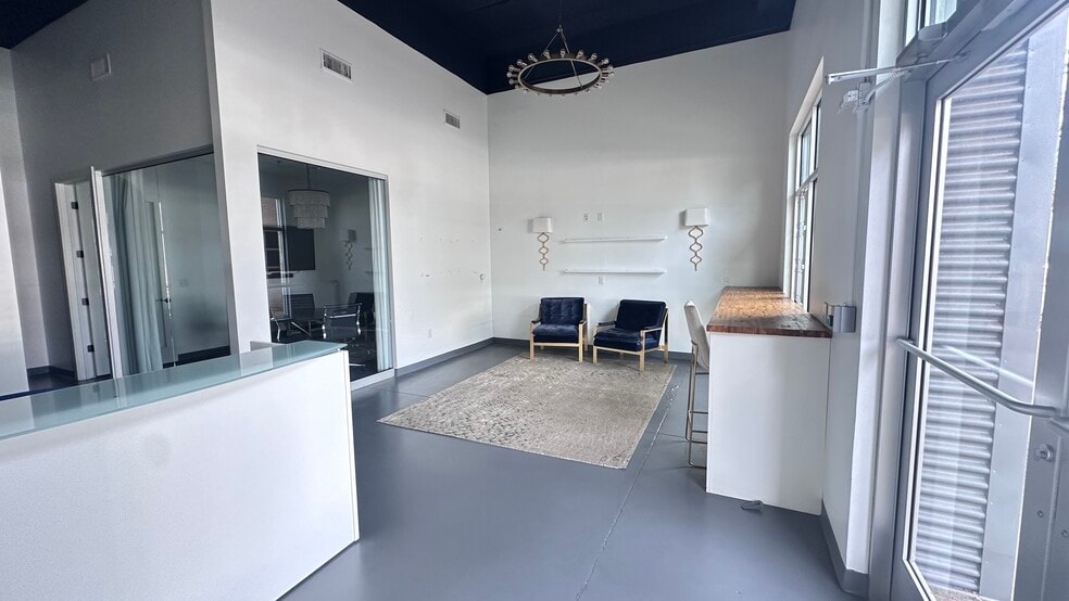 4011 Charlotte Ave, Nashville, TN à louer - Photo intérieure - Image 2 de 9