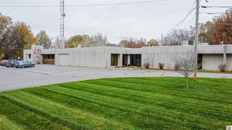 100 Television Ln, Paducah KY - Parc de stationnement couvert