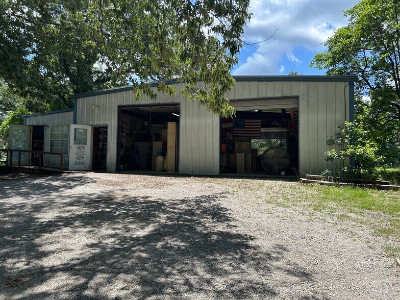 2682 AR-56, Calico Rock, AR à vendre - Photo du bâtiment - Image 2 de 15