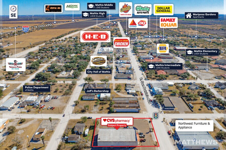 213 E San Patricio Ave, Mathis, TX à vendre - Photo du bâtiment - Image 3 de 3