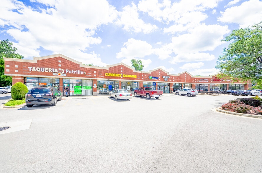 425-445 Lake St, Addison, IL for lease - Building Photo - Image 1 of 11