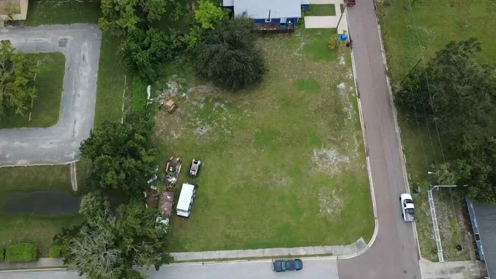 Terrain dans Saint Petersburg, FL à vendre - Vidéo sur l’inscription commerciale - Image 2 de 12