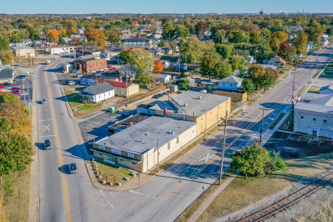 Plus de détails pour 100 E Saint Louis Ave, East Alton, IL - Local d'activités à louer