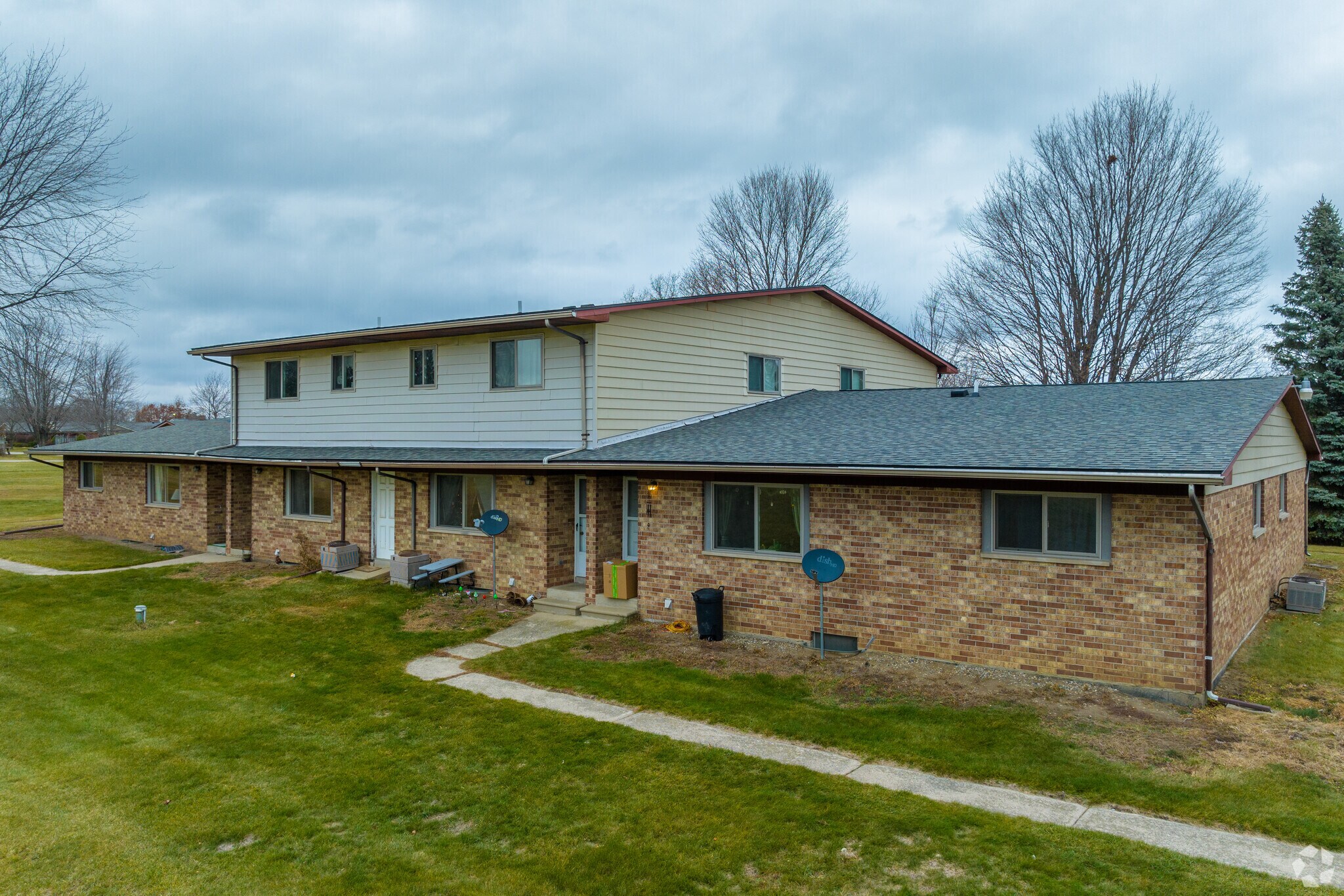 1571 N Hickory Rd, Owosso, MI à vendre Photo principale- Image 1 de 28