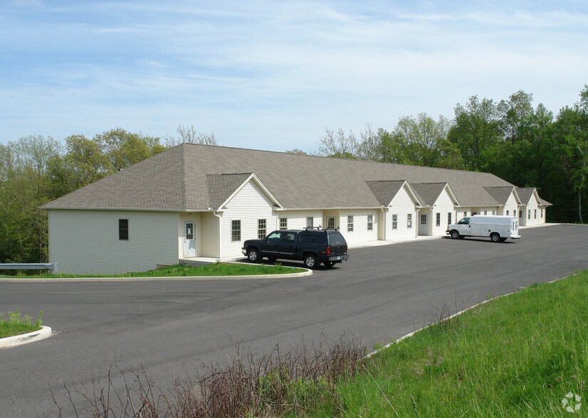 57 Ozick Dr, Durham, CT à louer - Photo du bâtiment - Image 3 de 12