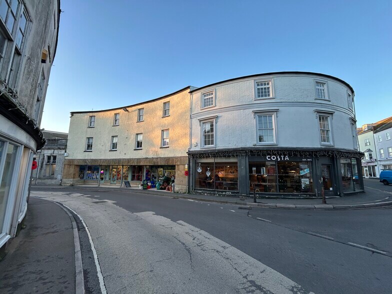 Victoria Pl, Axminster à vendre - Photo du bâtiment - Image 2 de 23