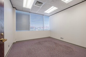 2947 E Broadway St, Pearland, TX for lease Interior Photo- Image 1 of 4