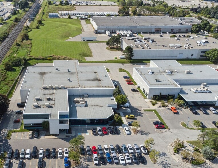 2270 Argentia Rd, Mississauga, ON à louer - Photo du bâtiment - Image 2 de 2