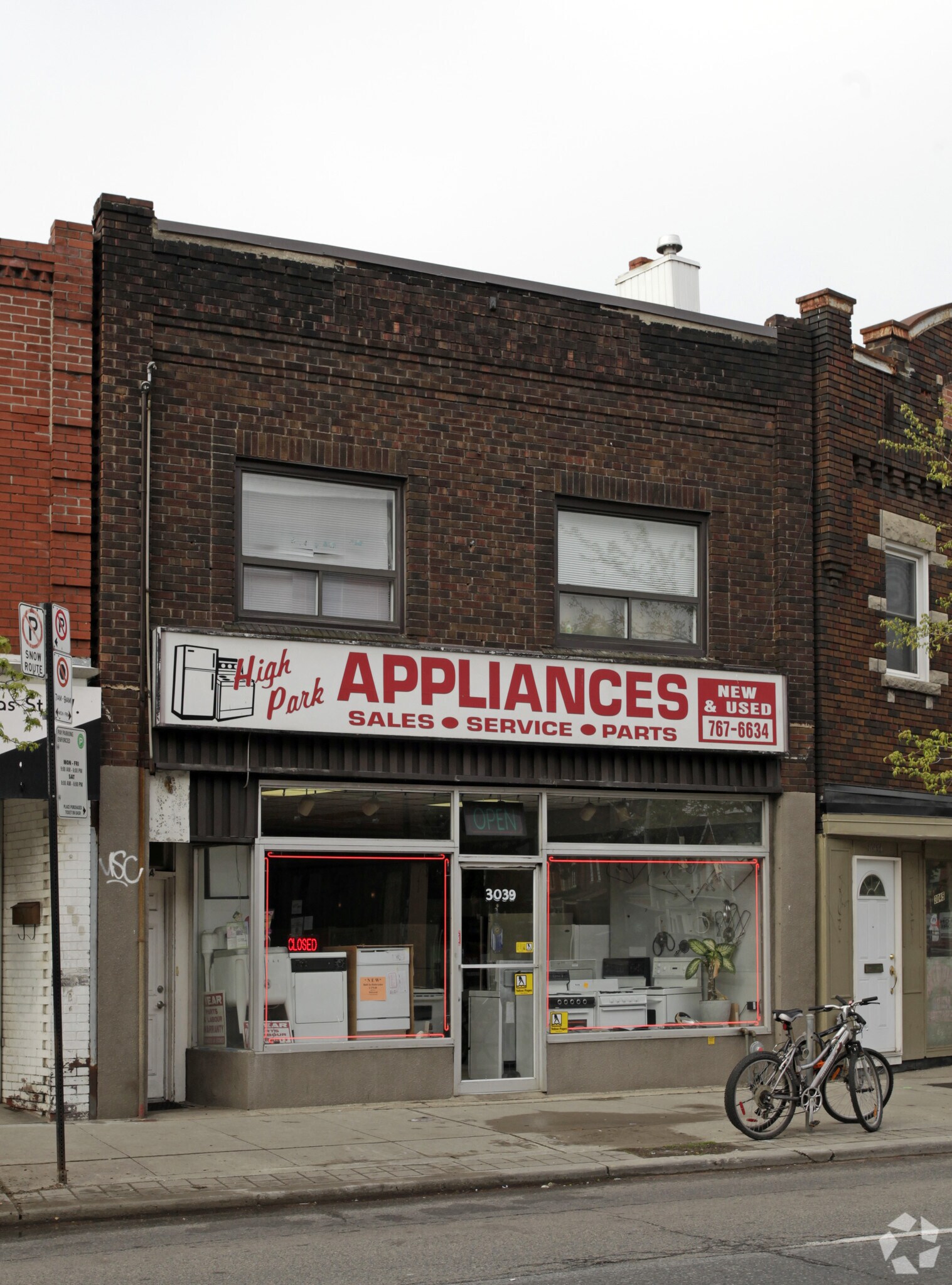 3039 Dundas St, Toronto, ON à vendre Photo principale- Image 1 de 1