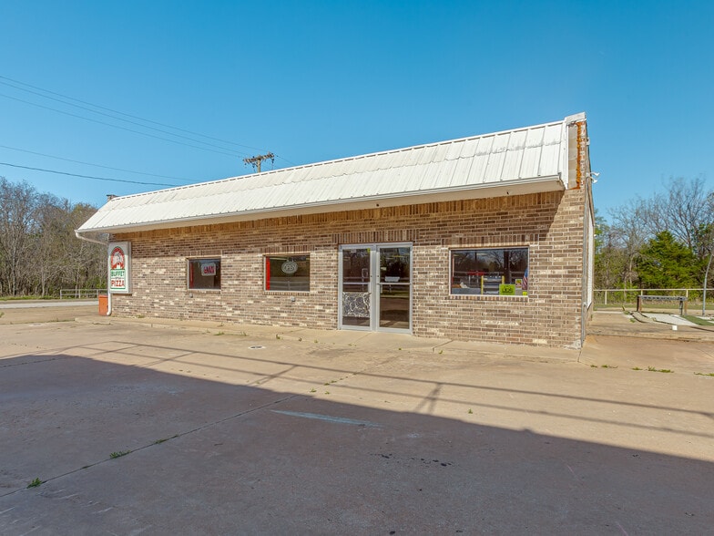 1221 N 8th Ave, Stroud, OK for sale - Building Photo - Image 2 of 31