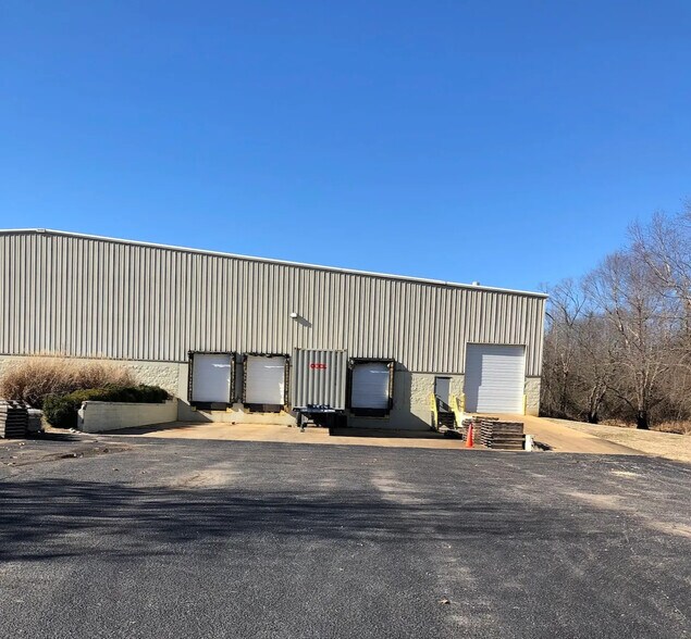 57 Premiere Dr, Jackson, TN for lease - Building Photo - Image 2 of 6