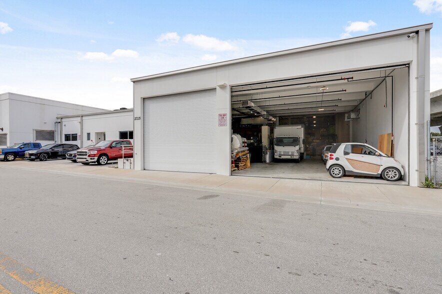 2725 Hillsboro Rd, West Palm Beach, FL à vendre - Photo du bâtiment - Image 3 de 15