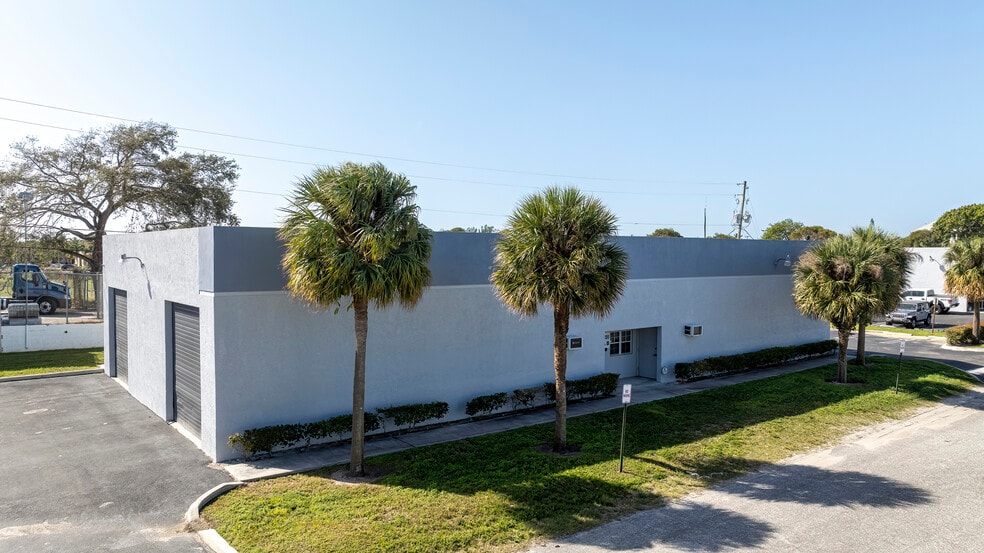 1236 53rd St, Mangonia Park, FL for lease - Building Photo - Image 2 of 2