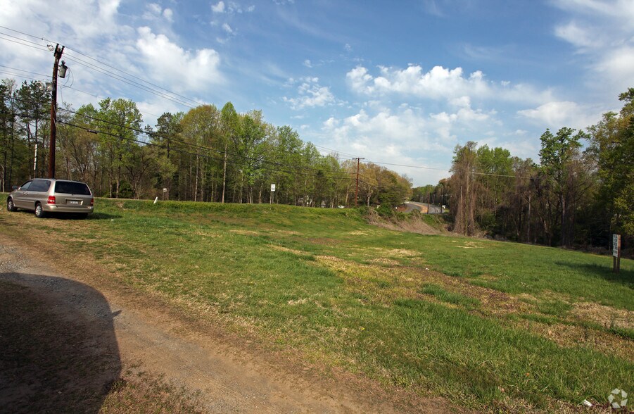 6634 Wilkinson Blvd, Belmont, NC à vendre - Photo du bâtiment - Image 2 de 12