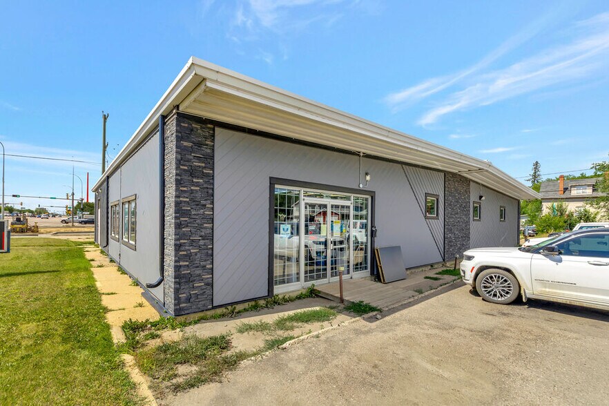 4818 44 st, Lloydminster, SK à louer - Photo du bâtiment - Image 1 de 11