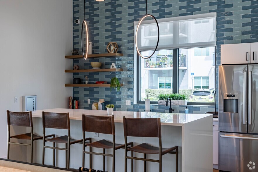 1601 N Dixie Hwy, Lake Worth, FL à louer - Photo du bâtiment - Image 2 de 25