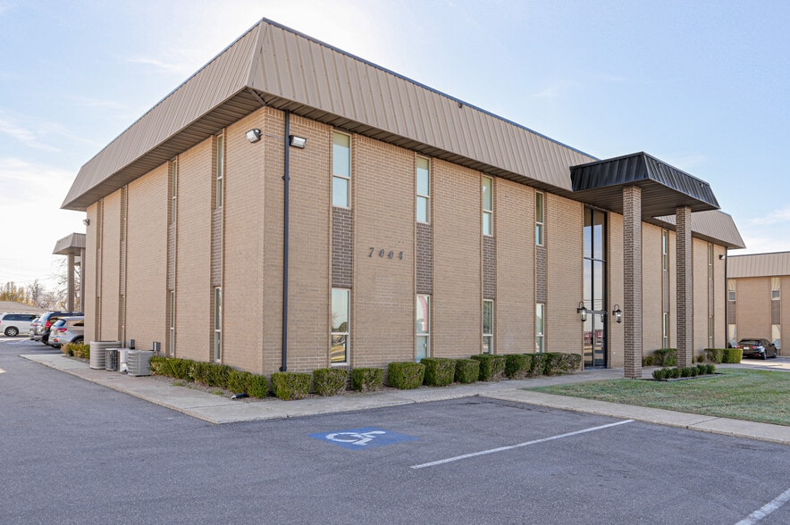 5 Office Buildings for Sale portfolio of 5 properties for sale on LoopNet.ca - Primary Photo - Image 1 of 5