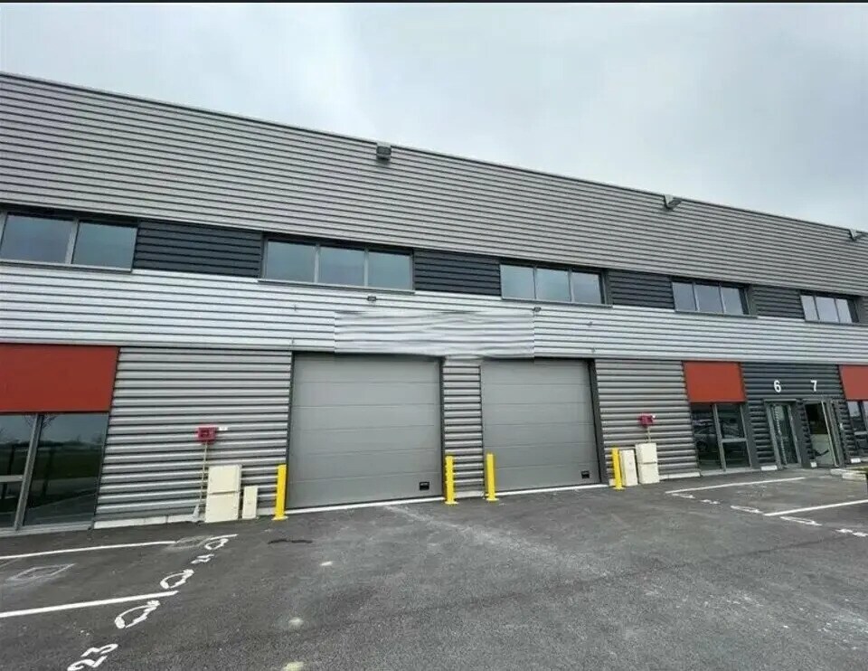 Flex dans Le Thillay à louer Photo du bâtiment- Image 1 de 6