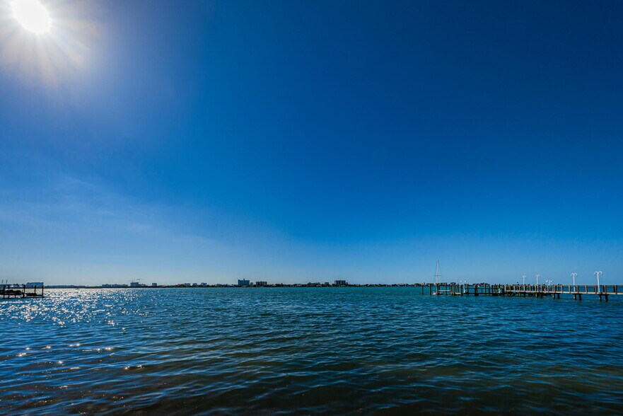 1208 N Fort Harrison Ave, Clearwater, FL à vendre - Photo du bâtiment - Image 2 de 29