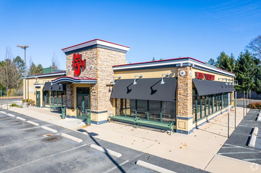 3995 W Tilghman St, Allentown, PA for lease - Building Photo - Image 2 of 6