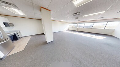 305 E Eisenhower Pkwy, Ann Arbor, MI à louer Photo intérieure- Image 2 de 4