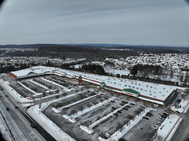 3391 State Route 27, Franklin Park, NJ à louer - Communauté Matterport - Image 3 de 32