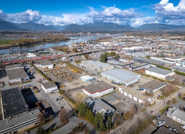 19517 96 Av, Surrey, BC for sale - Primary Photo - Image 1 of 1