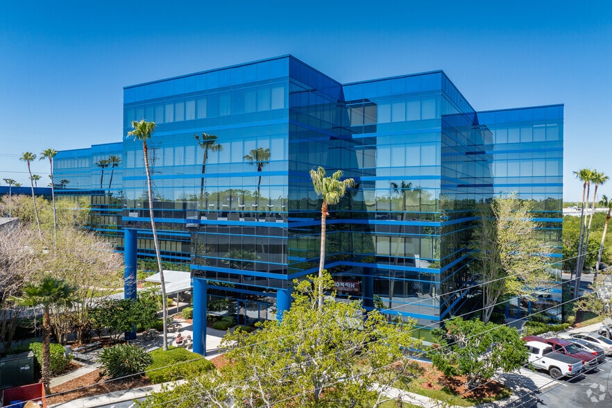 17757 US Highway 19 N, Clearwater, FL for sale - Building Photo - Image 2 of 6