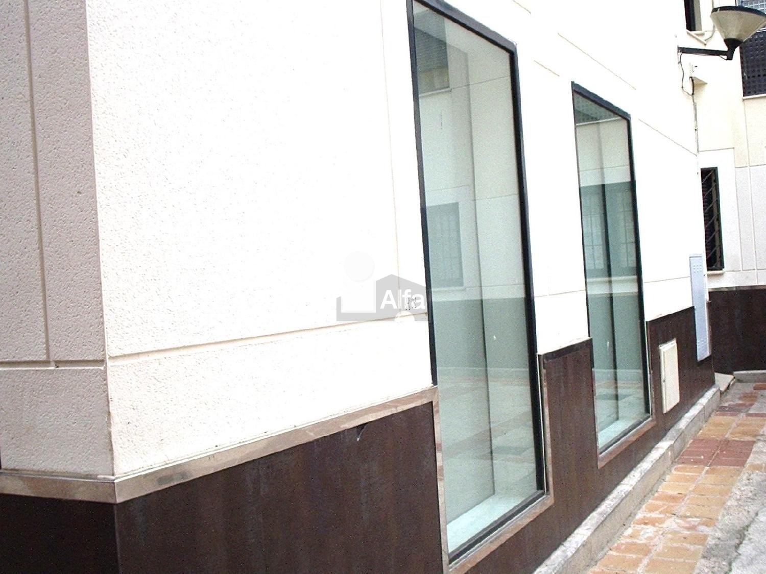 Retail in Velilla de San Antonio, Madrid for lease Building Photo- Image 1 of 3