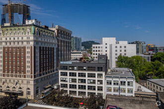 225 SW Broadway, Portland, OR - aerial  map view