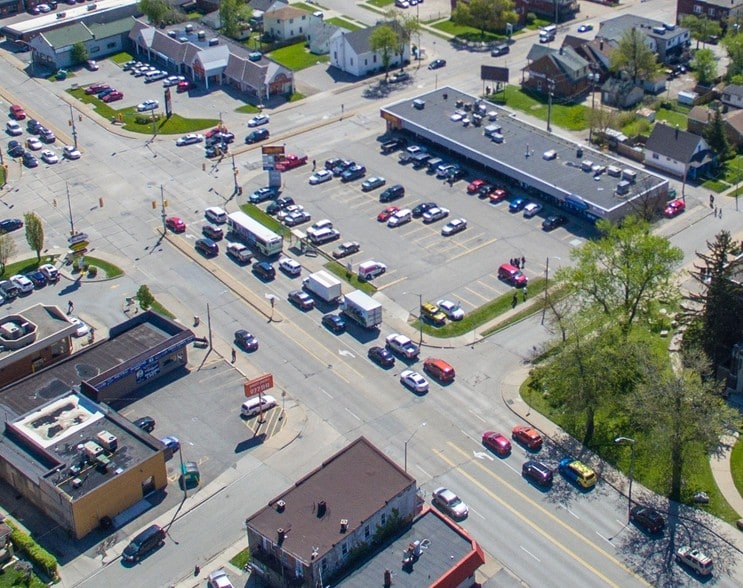 472 Tecumseh Rd E, Windsor, ON for sale - Primary Photo - Image 1 of 1